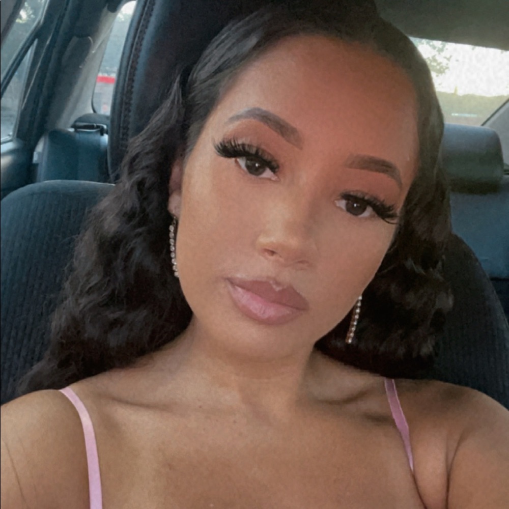 Meet your Posher, Brooke